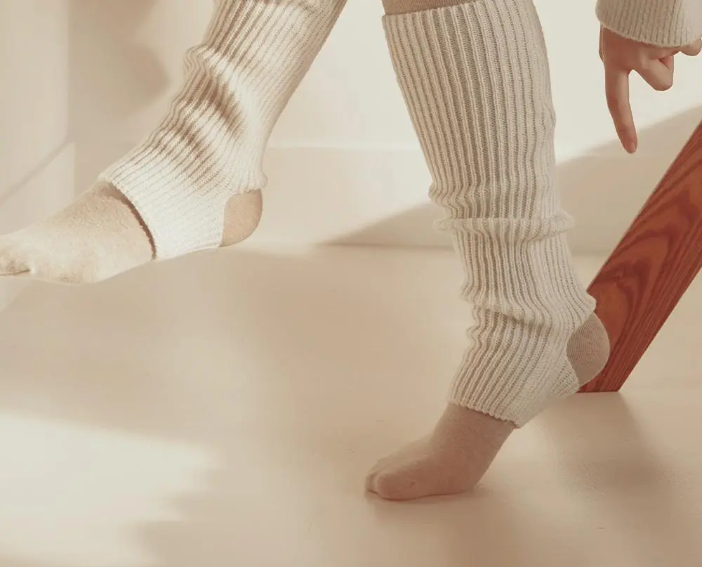 [류혜영 PICK] 마른파이브 넉넉 리브드 니트 레그워머 3colors (블랙/아이보리/라이트그레이) 상세페이지 18
